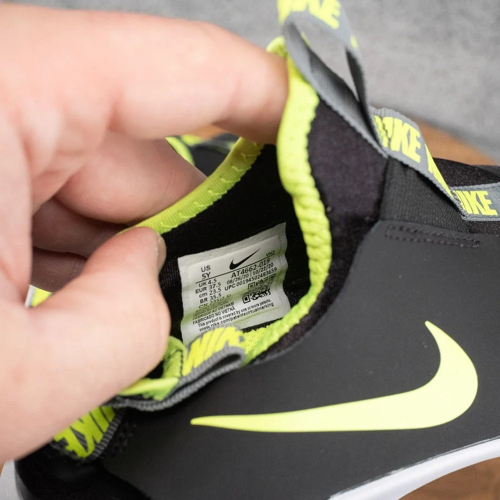 Nike Flex Runner Youth Athletic Shoes 5 Y Black Grey Volt AT4662-019